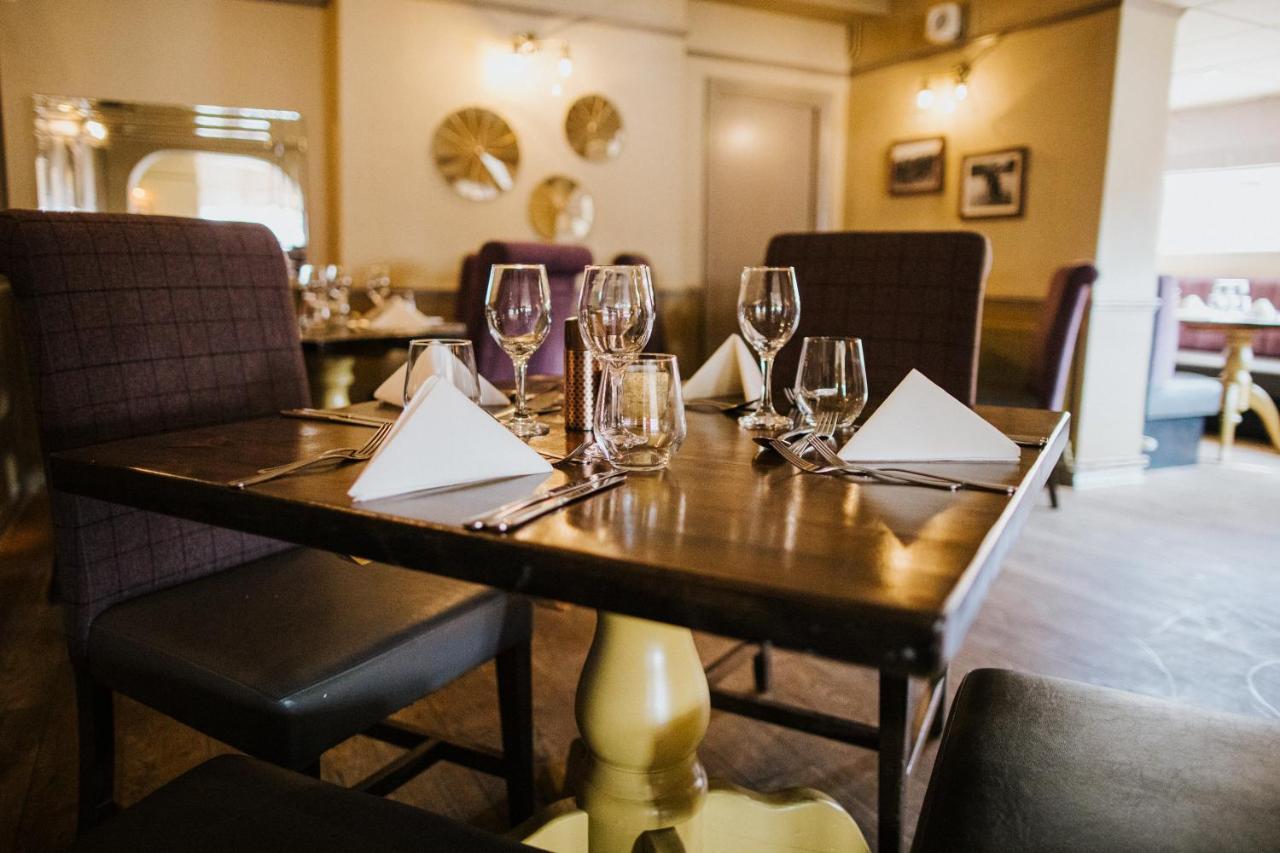 The Stratton House Hotel Biggleswade Exterior photo